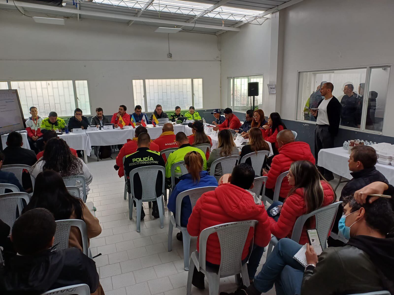La Región Metropolitana advirtió que comprar bienes robados a precios inusualmente bajos fortalece las cadenas del hurto y dificulta identificar a los responsables - crédito Defensoría del Pueblo
