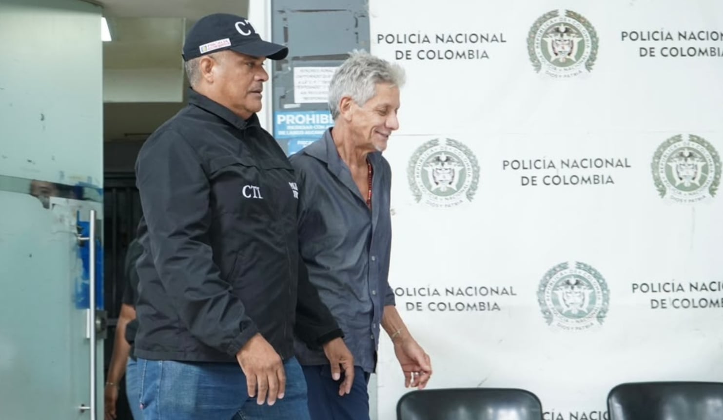 Juan Álvarez Torres trasladado a una URI en Barranquilla por parte de la Fiscalía, para responder por la denuncia de abuso sexual contra una menor - crédito @noticiasyabq/X