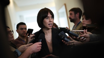 La ministra Morant asegura que si le hubieran regalado las joyas de Zapatero, no las habría aceptado