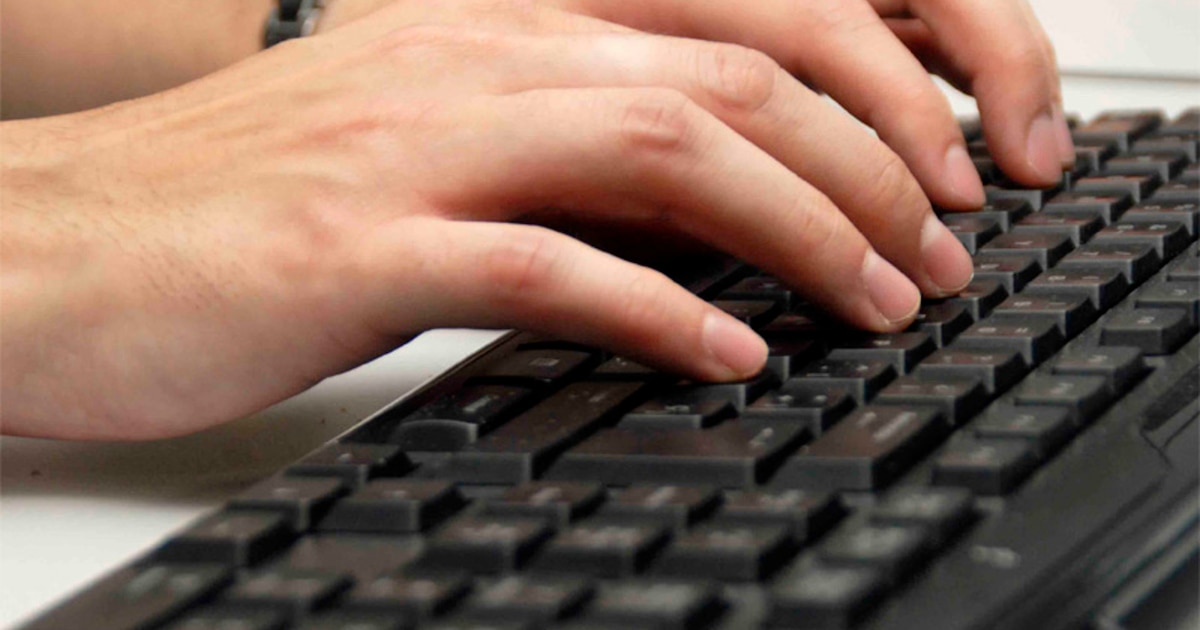 Grandes editoriales de Estados Unidos usan IA en secreto y sus empleados se rebelan