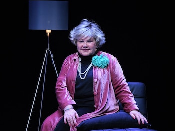 La cantante Karina durante el