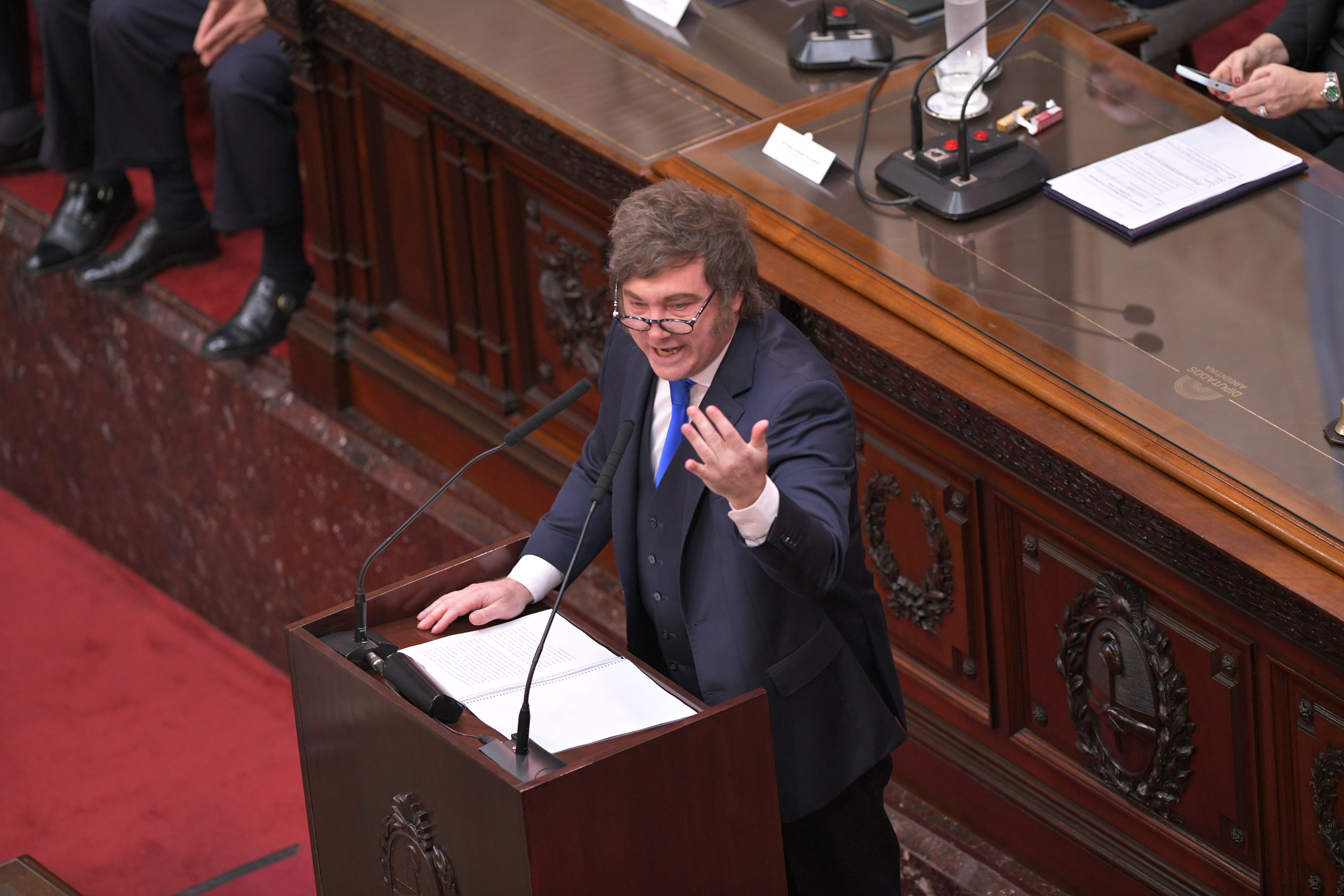 El presidente se cruzó con los legisladores del kirchnerismo que estaban en la sesión (Jaime Olivos)