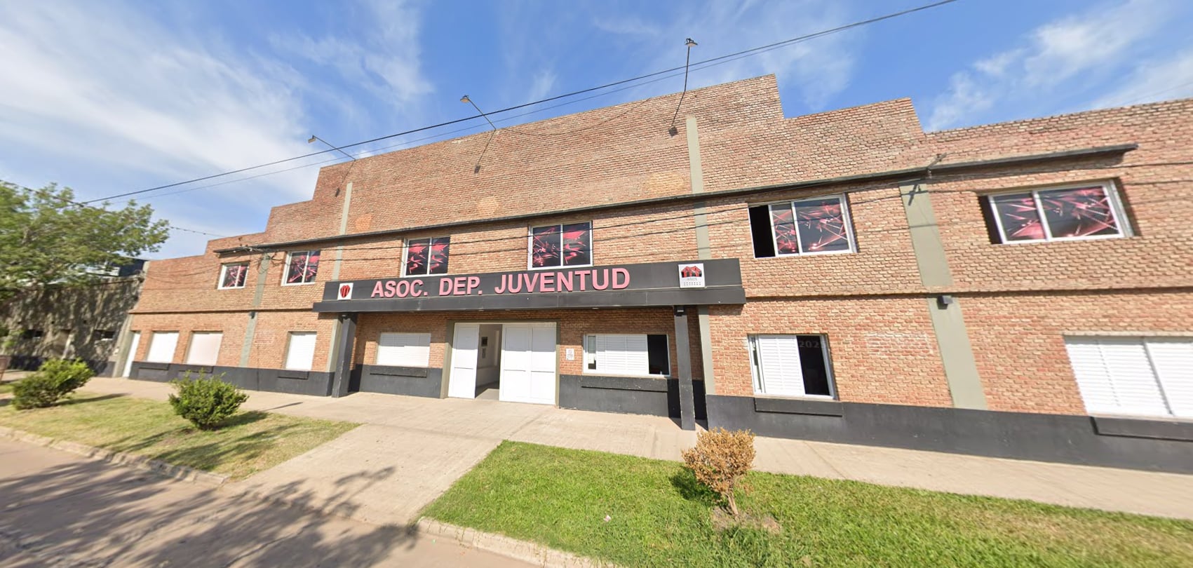 Michael Julio Luna fue identificado como el autor de pintadas intimidantes en el estadio del clásico rival