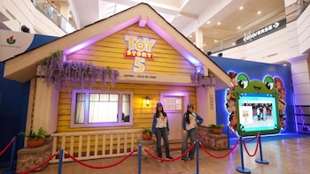 Vacaciones de invierno: una experiencia invita a descubrir el universo de Toy Story 5 en Buenos Aires