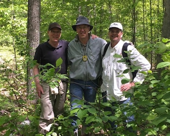 El científico Myron Smith junto