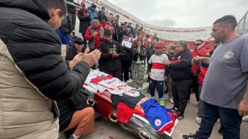 Murió “El Gordo Cadena”, ex líder de la hinchada de Morón: lo velaron en la tribuna con presencia de barras de otros equipos