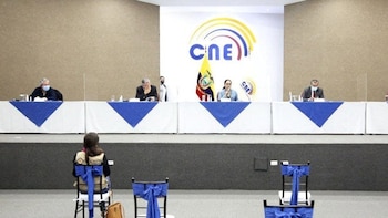 El CNE de Ecuador cesa a su presidenta y nombra a José Cabrera Zurita como su sustituto