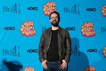 José Mnauel Cravioto, director de la película "Autos, Mota y Rocanrol" durante el claquetazo de la película realizado en Estudios Churubusco