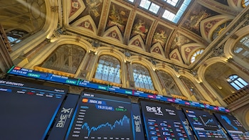 El Ibex sube un 0,7% y roza máximos históricos mientras el precio del petróleo cae más de un 5% tras reabrirse el diálogo con Irán
