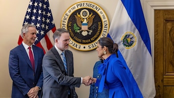 Embajadora de El Salvador en