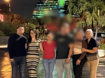 Javier Deras, conductor del bus accidentado en Quimistán, murió junto a su esposa y su madre, quien falleció de un infarto al enterarse de la muerte de su hijo. (Foto: Redes sociales)