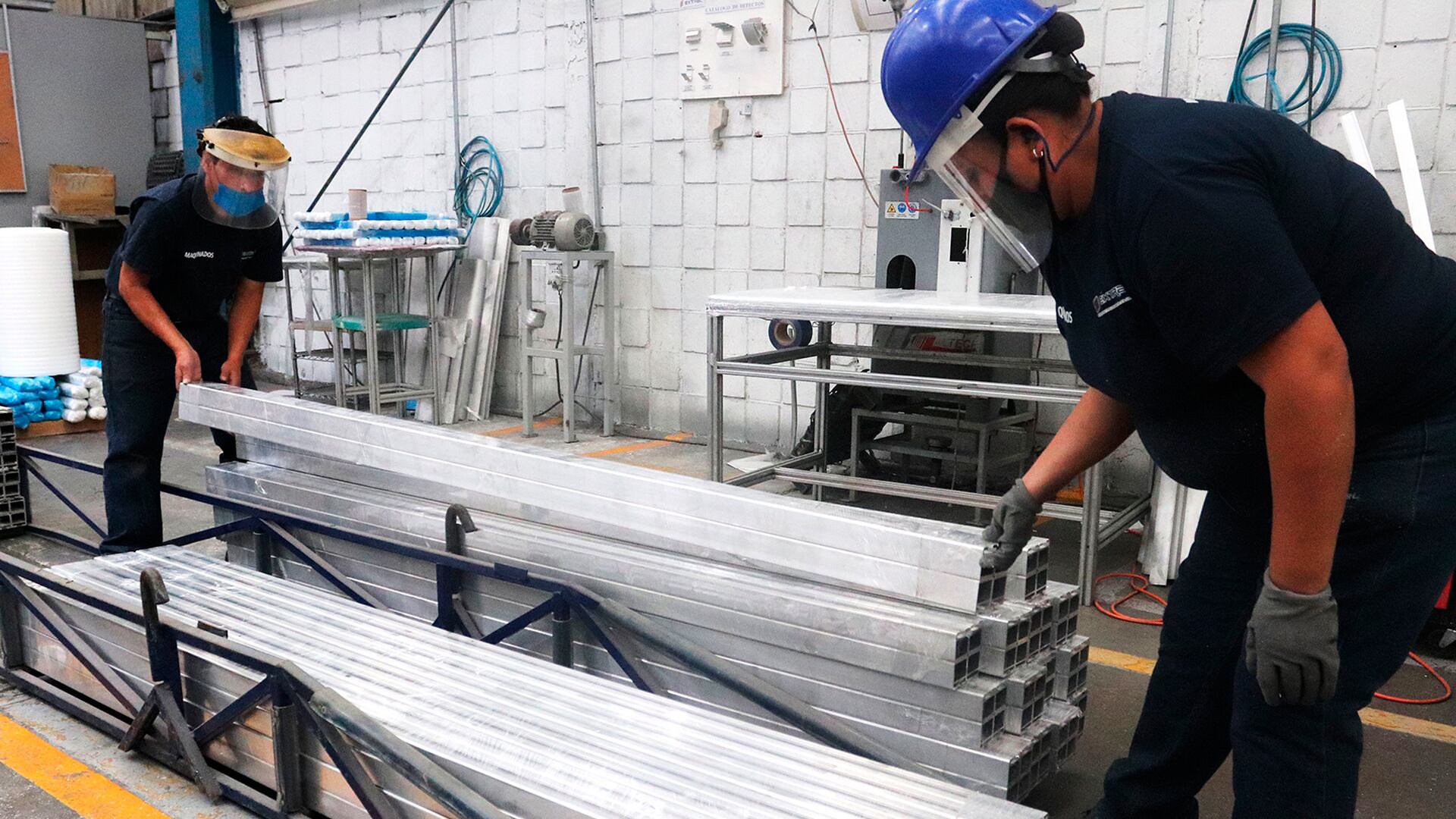 La fuerte presencia de microempresas -con menos de cinco empleados- limita el potencial exportador y dificulta la incorporación de innovación (Foto: EFE)