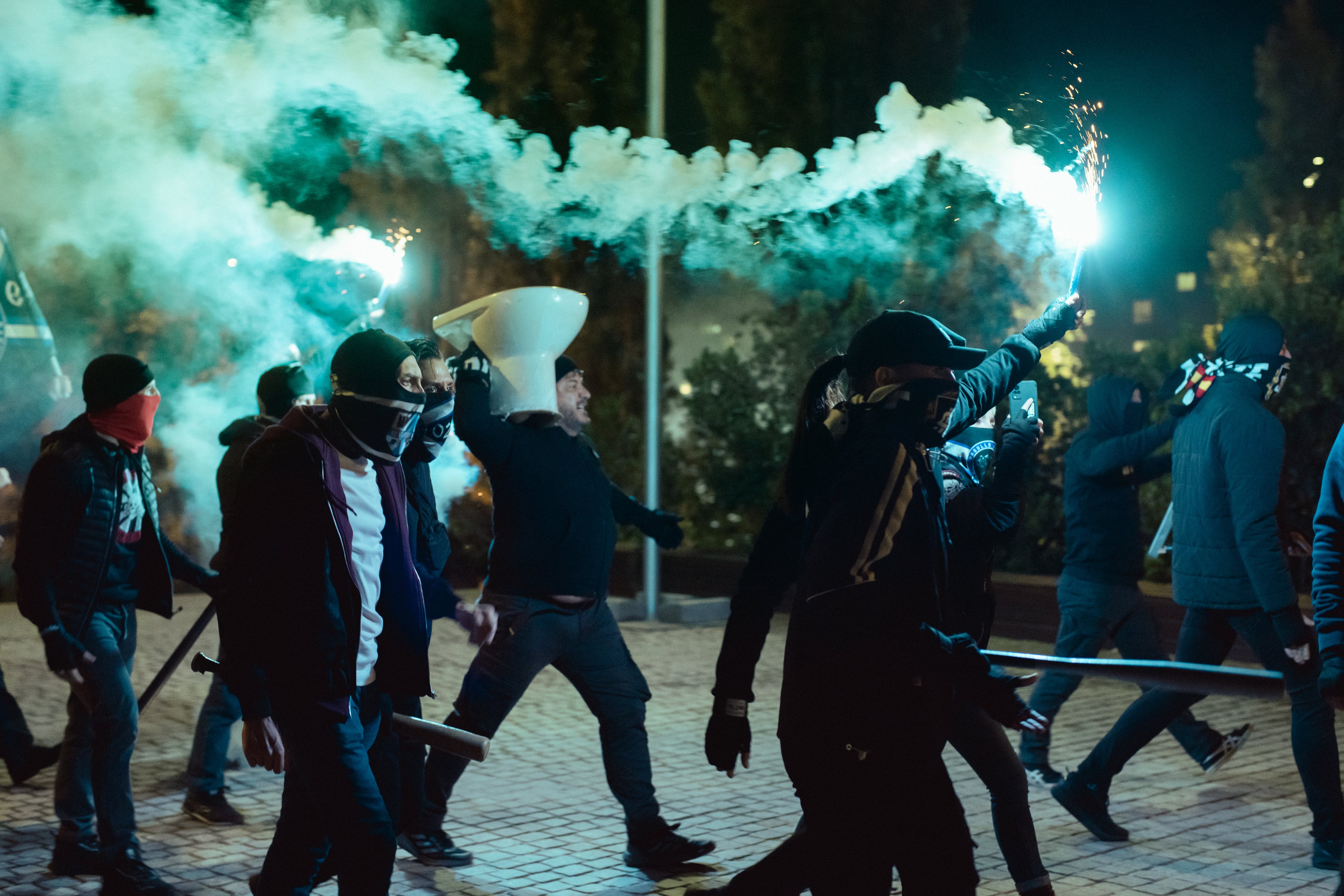 El universo de los White Souls sirve como punto de partida para analizar el fenómeno de la violencia ideológica y la radicalización juvenil en España. (Netflix)