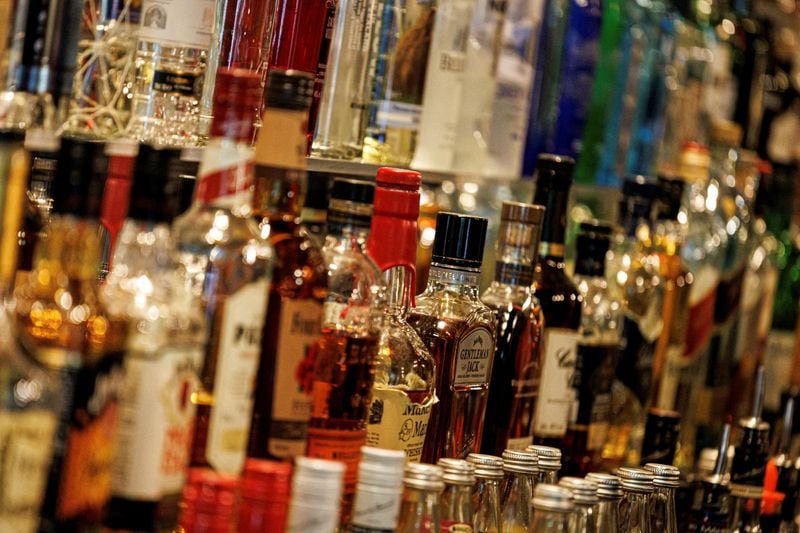 Un proyecto en la Legislatura porteña propone la eliminación de los topes de horario para la venta de alcohol (REUTERS/Lukas Barth)