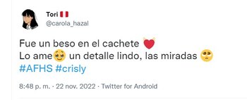 Usuarios reaccionan a beso de