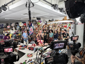 Aterciopelados fez sua estreia na popular série NPR Tiny Desk Concerts, coincidindo com o 30º aniversário de seu álbum 'La Pipa de la Paz' - crédito Aterciopelados, Foto: Andrés Ortiz