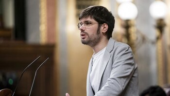 Sumar cree que sería "una locura" no formar un frente amplio plurinacional que no dependa de "liderazgos salvadores"