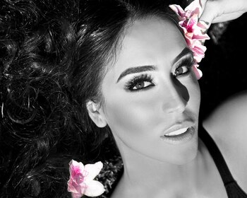 Flor cree que el título