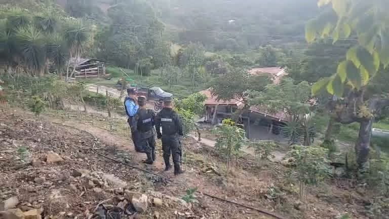 Yenifer Elizabeth Sosa Polanco es la joven que habría sido objeto de un presunto intento de llevársela por la fuerza antes del ataque armado. (Foto: Redes sociales)