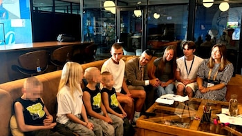 Un juez argentino viajó a Kiev para documentar el secuestro de niños ucranianos por parte de Rusia