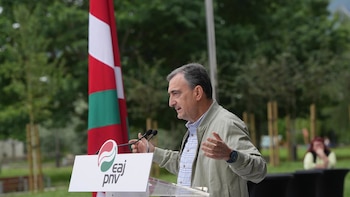 Esteban reconoce el "compromiso" de Aburto como alcalde de Bilbao, "siempre obrando con bondad y generosidad"