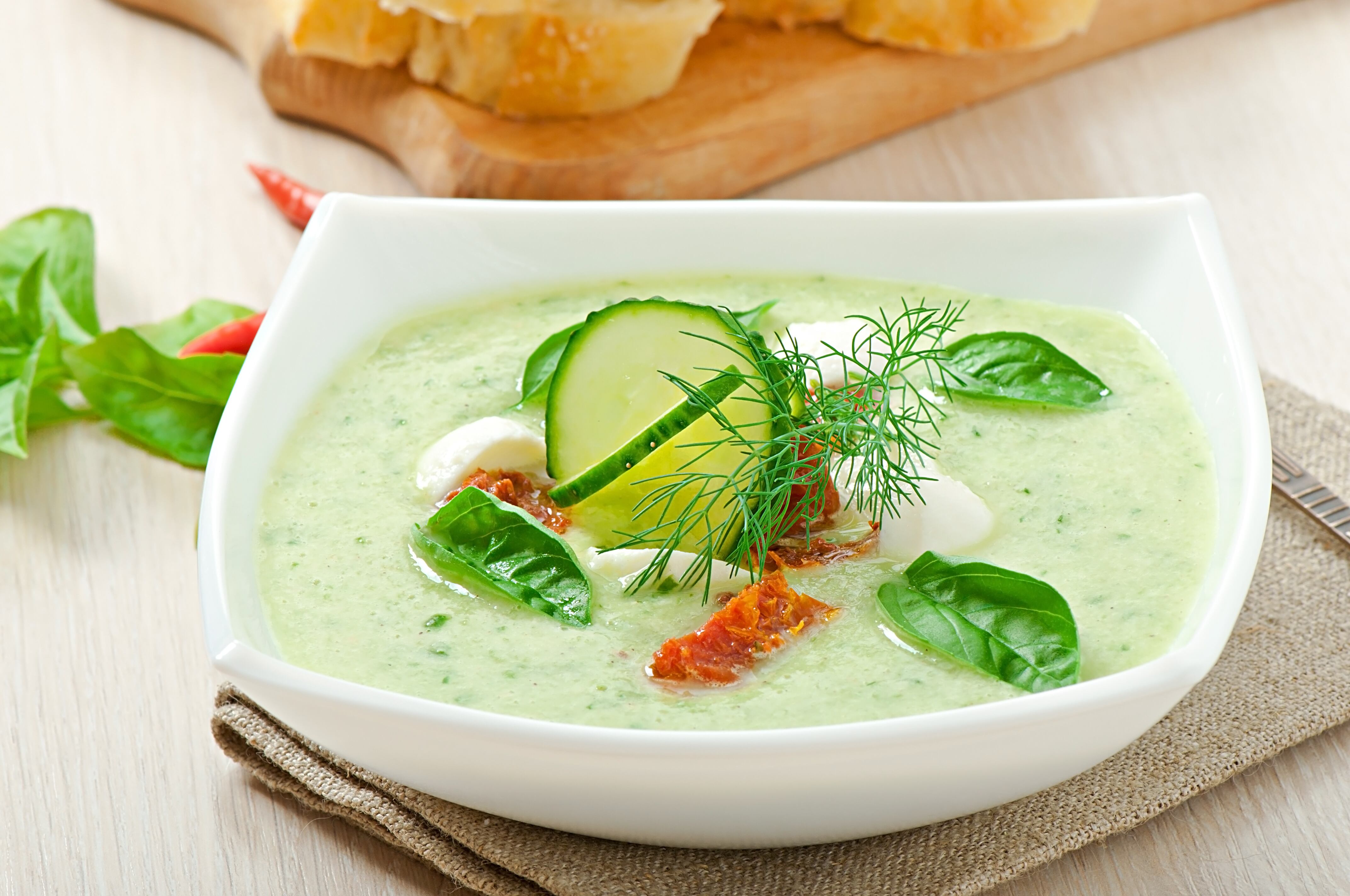 Sopa fría de pepino (Magnific)