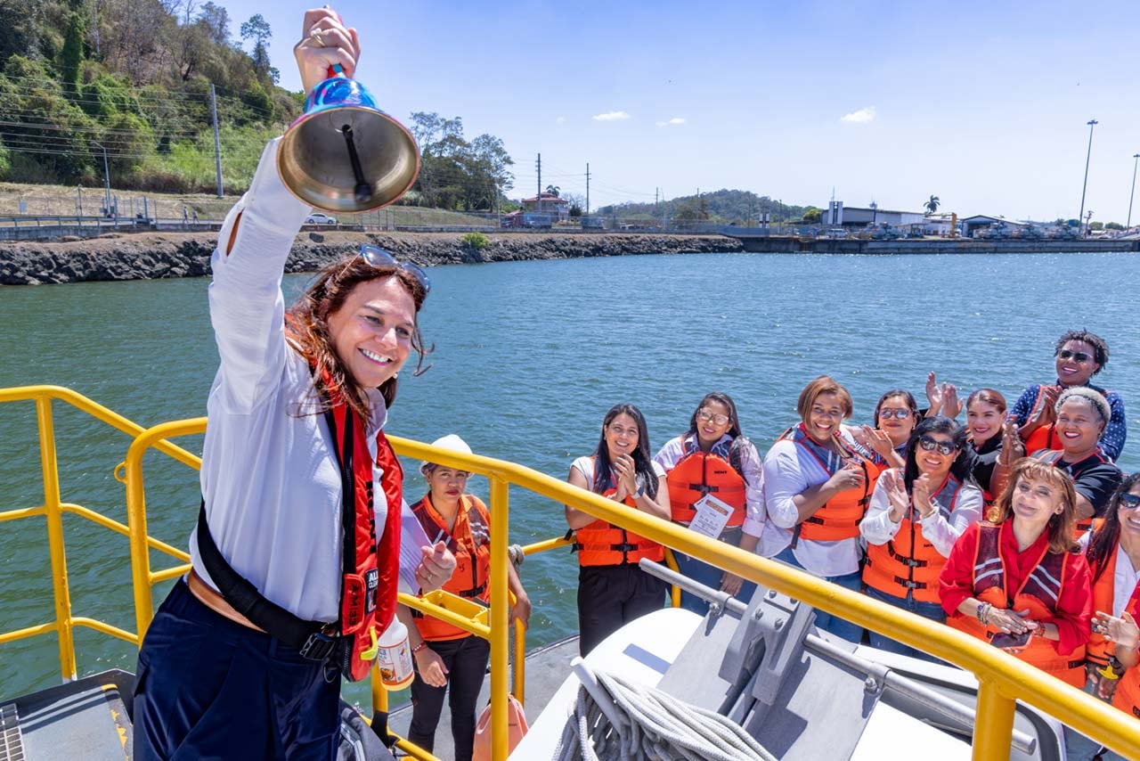 Más de mil mujeres trabajan hoy en diferentes áreas dentro del Canal de Panamá. Cortesía ACP