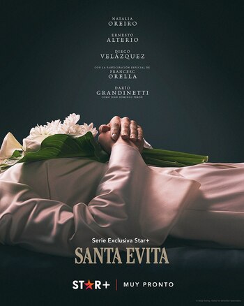 Póster oficial de "Santa Evita".