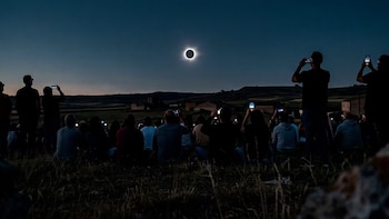 El eclipse solar dispara un 25,7% el gasto de los turistas extranjeros en las provincias con mayor visibilidad