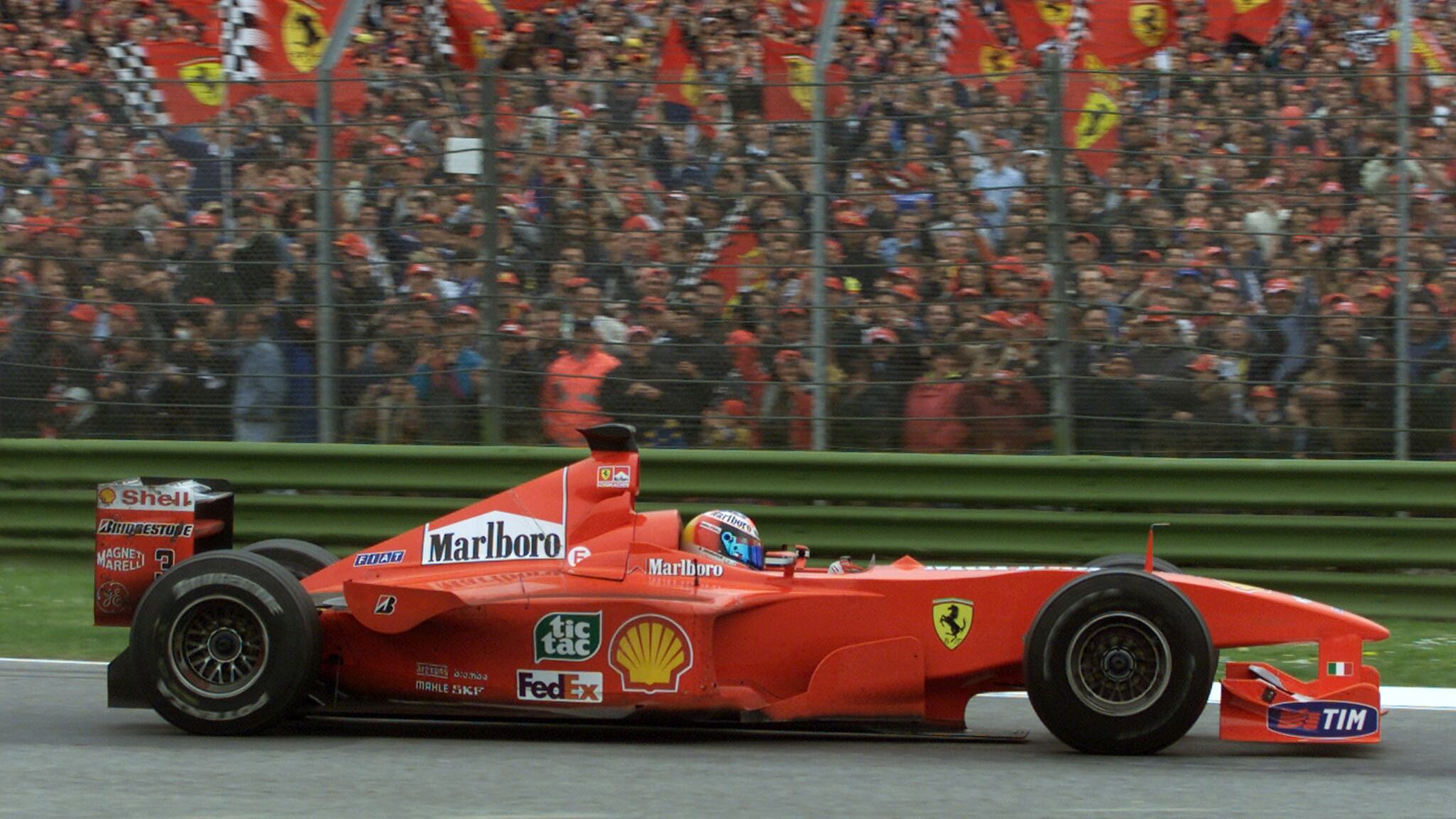 Ferrari de Schumacher. (REUTERS/Paolo Cocco)