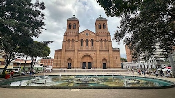 La Iglesia de San José alberga un órgano monumental con cerca de 3.000 flautas y una fuente diseñada por Francisco Antonio Cano - crédito Alcaldía de Medellín