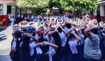 Más de 5,400 centros escolares públicos y privados se sumaron a la jornada de prevención de riesgos para ensayar los protocolos de salida hacia zonas seguras (Cortesía: Última hora).