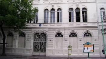 La Cátedra de Psicología de la Tercera Edad y Vejez de la Facultad de Psicología de la UBA coordina, junto con la Universidad Nacional de Rosario, un espacio en el que los adultos mayores observan y analizan los discursos sobre la vejez
