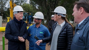 Mauricio Macri visitando obras el Mar del Plata