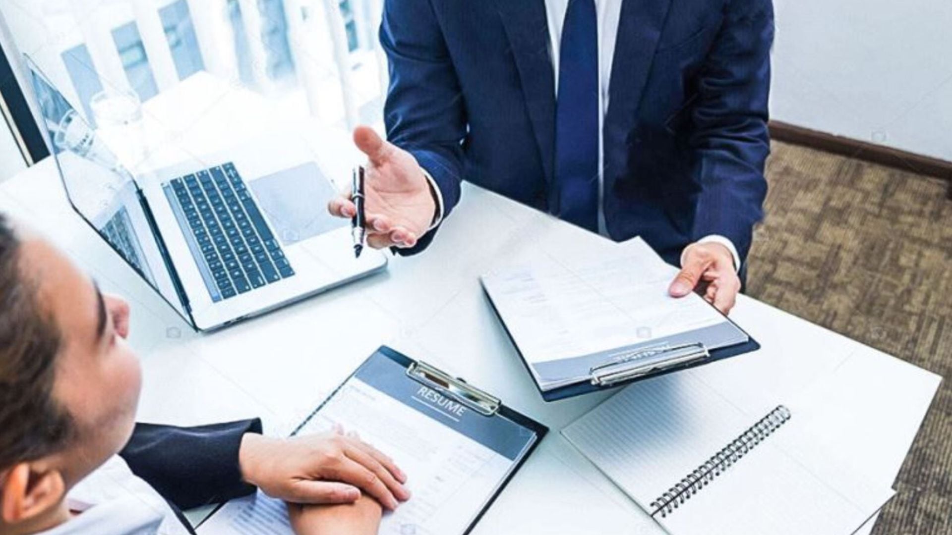 Las empresas eligen sus mercados de acuerdo a los costos, las oportunidades de escalabilidad y la cercanía cultural, entre otros factores