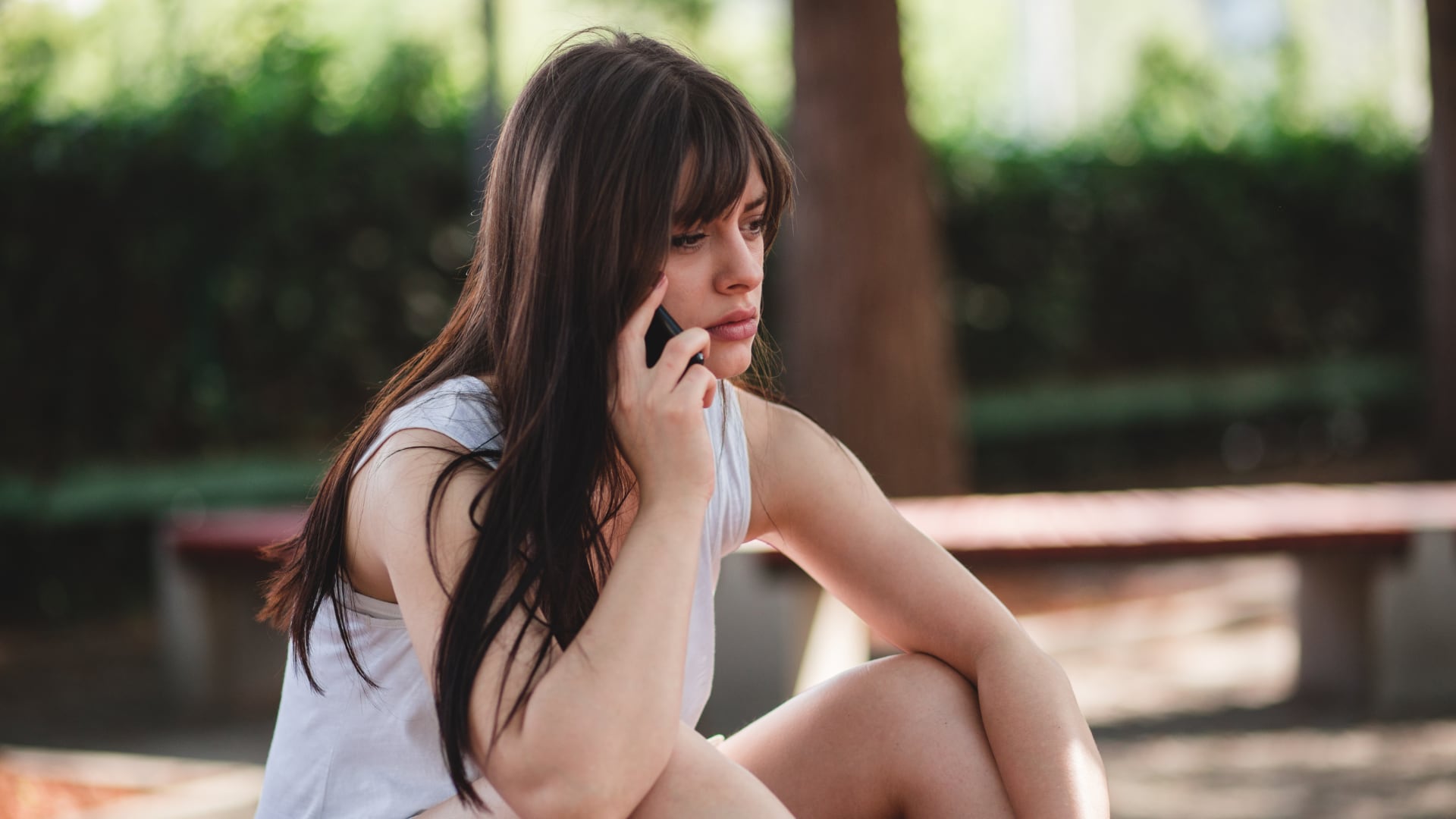 Las mujeres fueron quienes más acudieron al 024, según el Ministerio de Sanidad. (Canva)