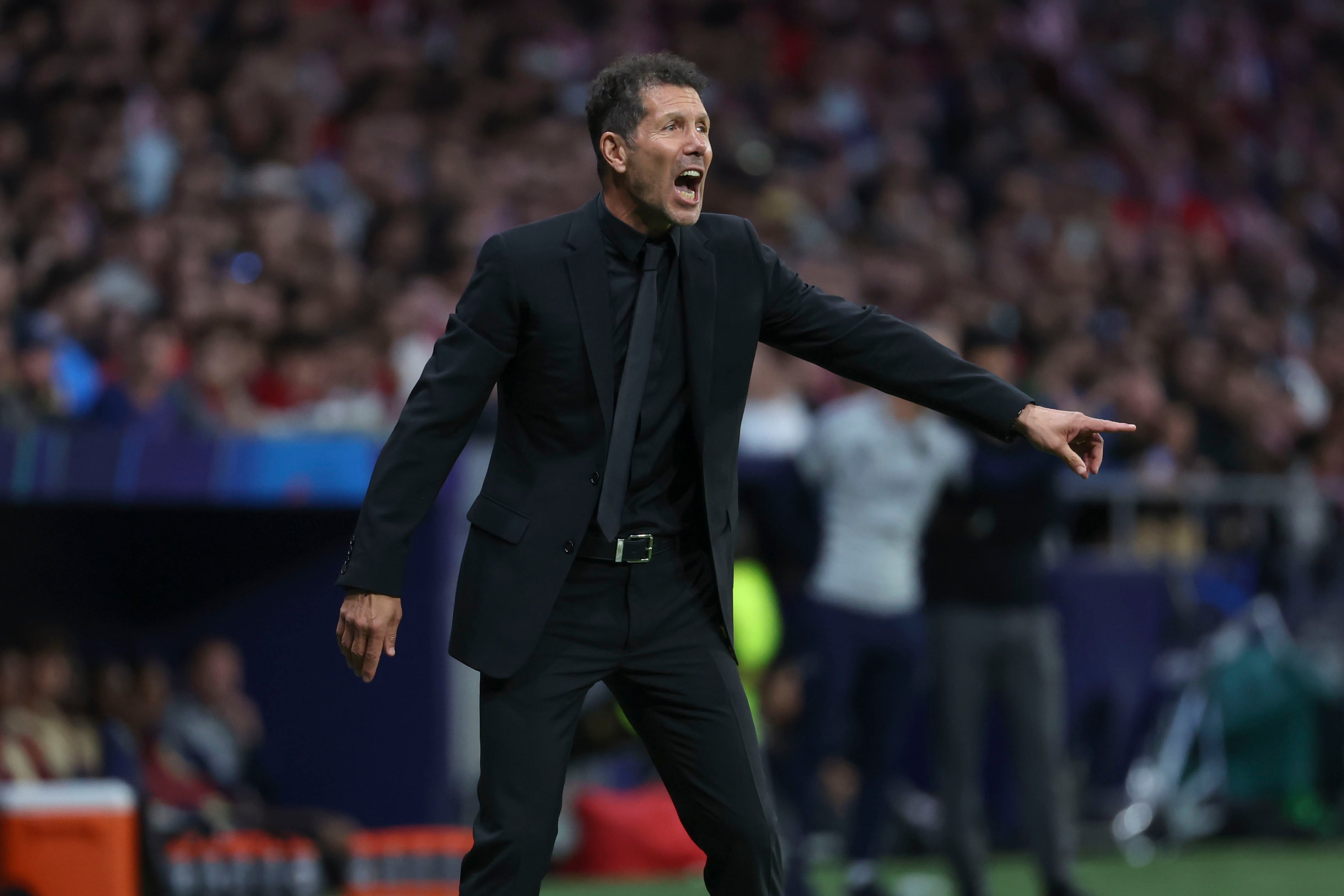 El entrenador del Atlético, Diego Pablo Simeone, durante el partido de ida (EFE/Kiko Huesca)