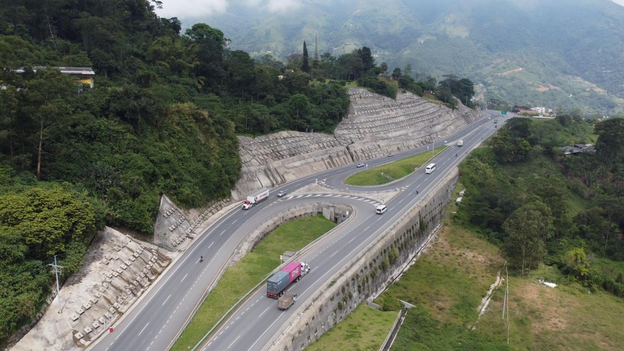 La Autopista Conexión Pacífico 1 avanza hacia la continuidad de la doble calzada en el Suroeste antioqueño - crédito Covipacífico