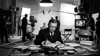 “A puerta cerrada”: el infierno existencialista de Sartre que se volvió un clásico argentino de culto