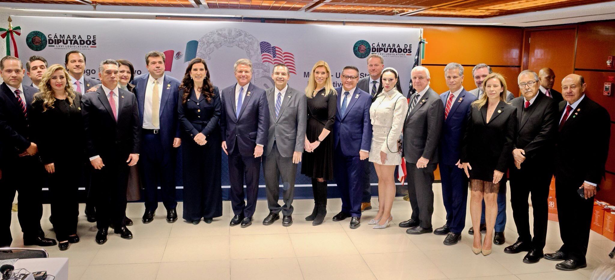 Michael McCaul, presidente del Grupo Interparlamentario EE. UU.–México, lideró encuentros con representantes de seis partidos políticos y autoridades mexicanas. (Archivo Infobae).