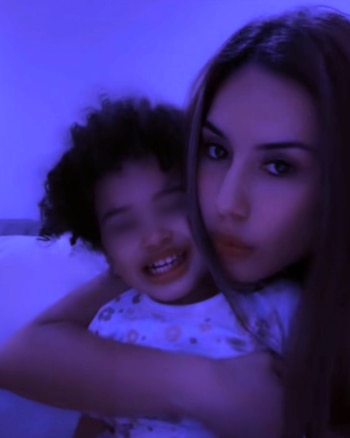 Darinka Ramírez defendió su maternidad