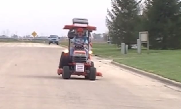 La llegada a Daytona Beach en febrero de 2001 marcó la conclusión de la travesía tras 260 días de recorrido (Captura de video @garyhatter8522/Youtube)