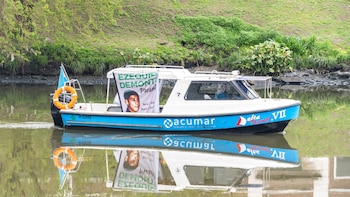 Una bandera homenajea a Ezequiel