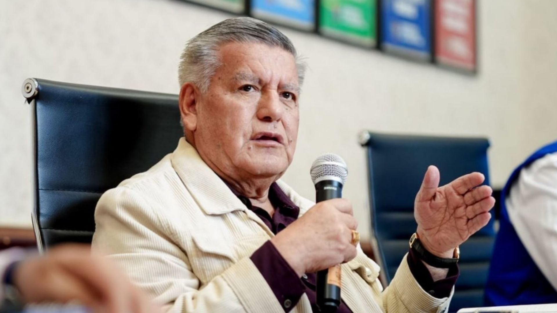 Virgilio Acuña consideró que la desaparición de partidos abre espacio para impulsar la descentralización