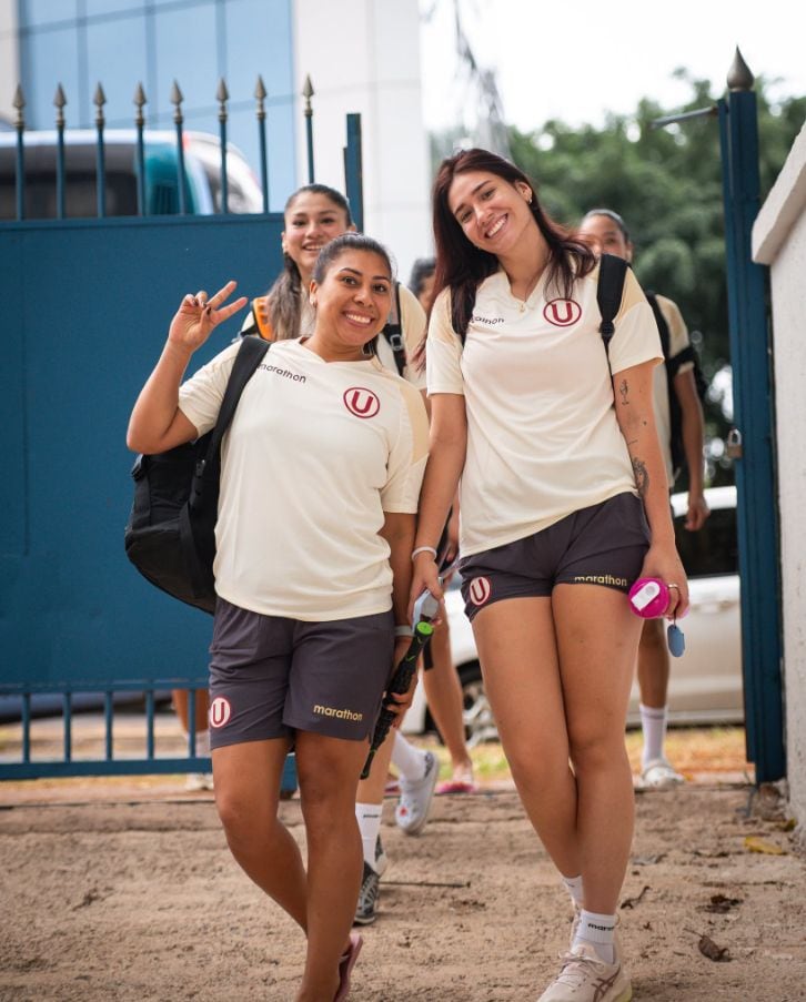 El fichaje de Aixa Vigil por Universitario despertó el entusiasmo de los hinchas, que la acompañan desde su llegada al club. La voleibolista contó que recibe muestras de cariño incluso en la calle y destacó el recibimiento de la afición (Universitario Vóley)