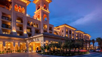 El Four Seasons Resort se