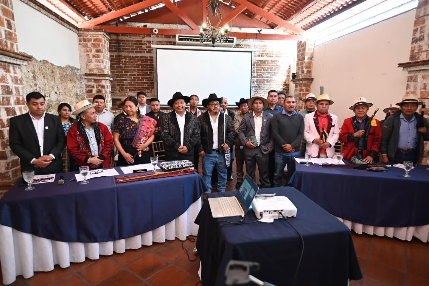 Las autoridades indígenas de Guatemala lanzaron la campaña Pasos firmes para defender su función comunitaria frente a la criminalización estatal y la discriminación.(Impunity Watch en Español)