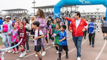 Niños y adolescentes de todo