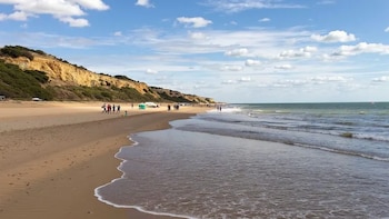 La playa de Huelva que cambia por completo cuando llega septiembre: un refugio casi solitario junto al Atlántico