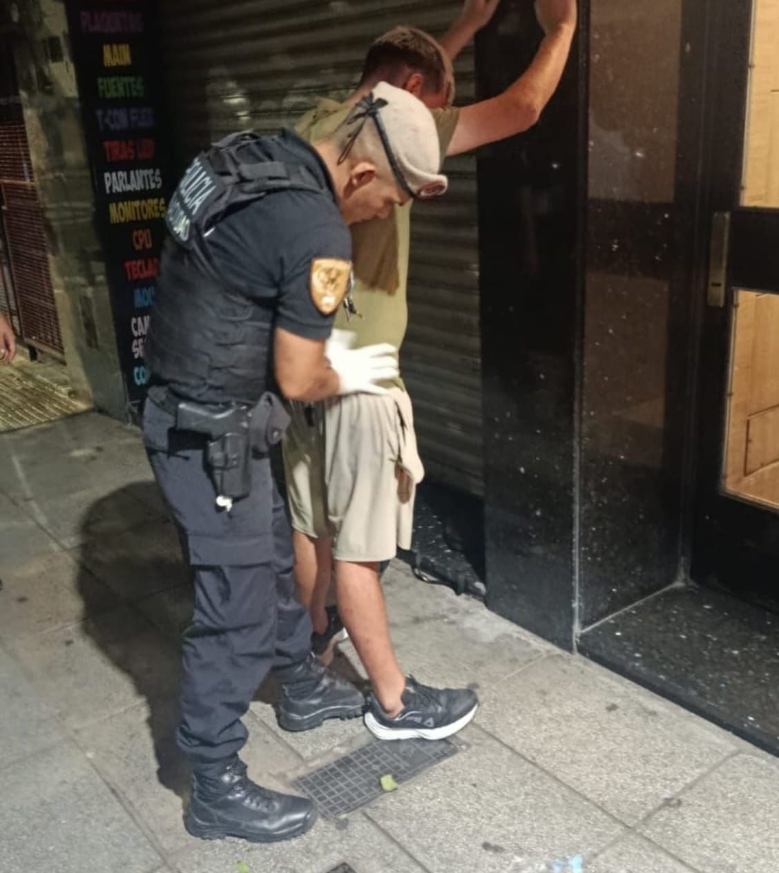 La Policía de la Ciudad incautó catorce envoltorios de marihuana, cinco de cocaína y uno de tusi durante los controles nocturnos en Balvanera